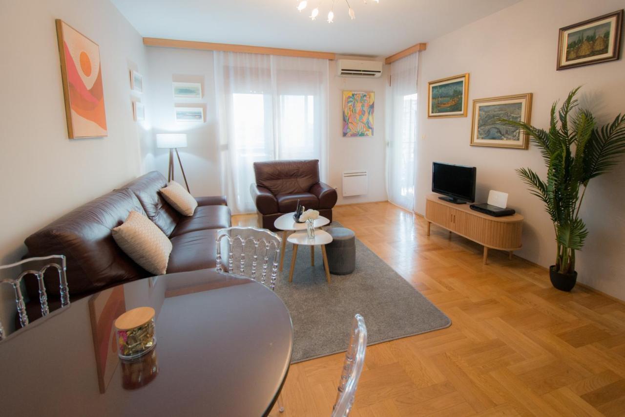 City Nest Apartment Podgorica Buitenkant foto
