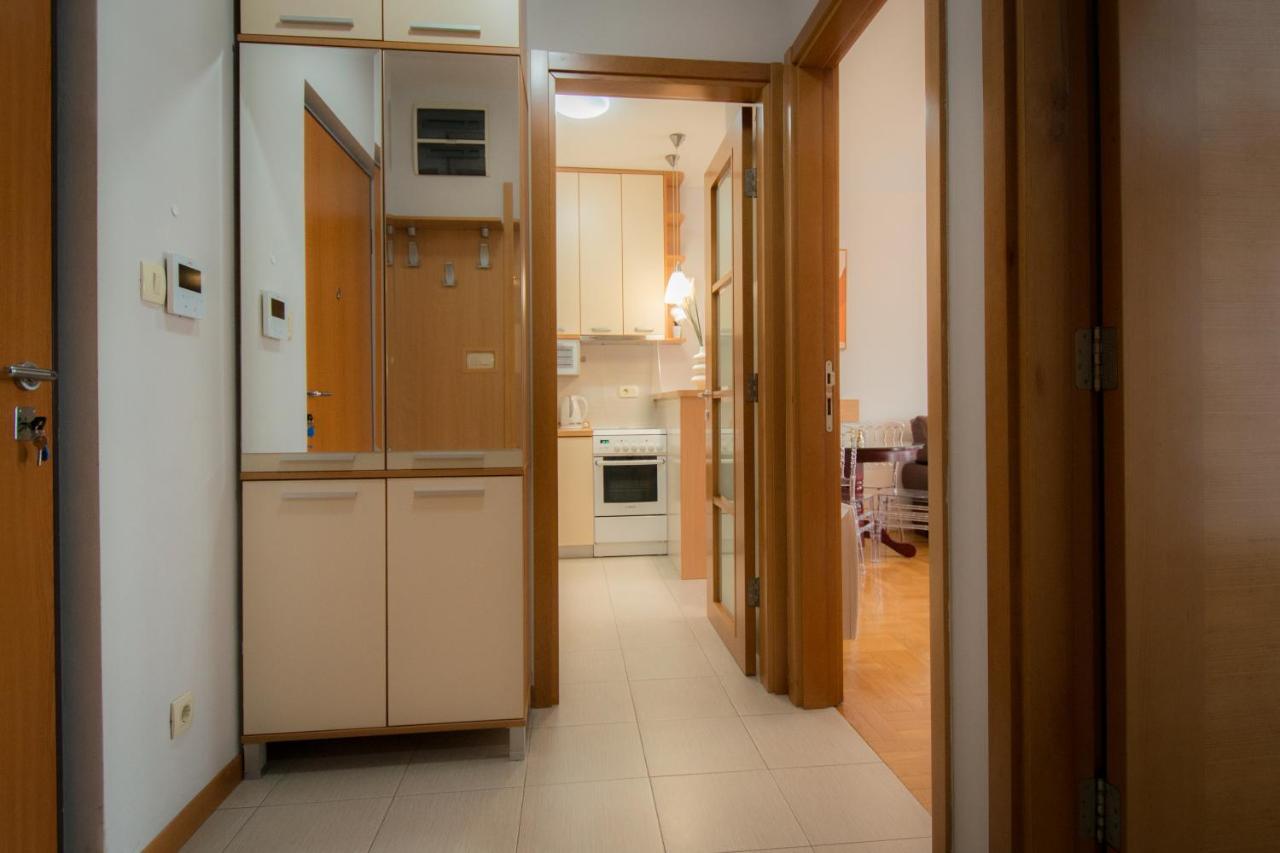 City Nest Apartment Podgorica Buitenkant foto
